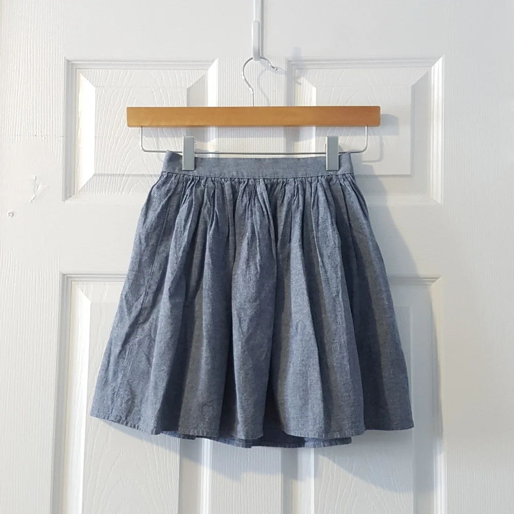 3/ $25 American Apparel denim chambray skater skirt XS - Picture 2 of 8